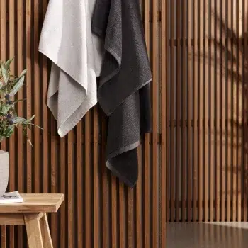 Hardwood Timber Screens close view